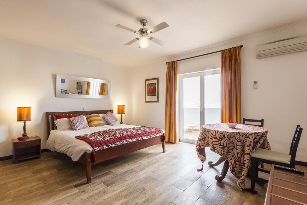 Hôtel Holiday Lagos Extérieur photo
